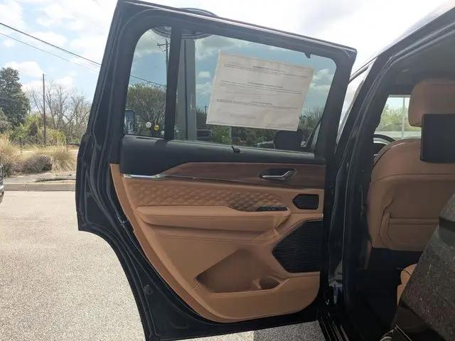 2026 Jeep Grand Cherokee L Summit 4x4