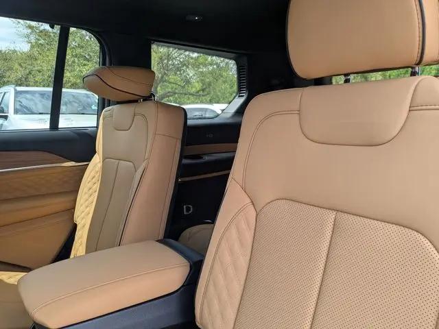 2026 Jeep Grand Cherokee L Summit 4x4
