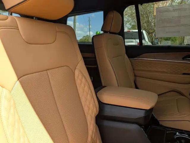 2026 Jeep Grand Cherokee L Summit 4x4