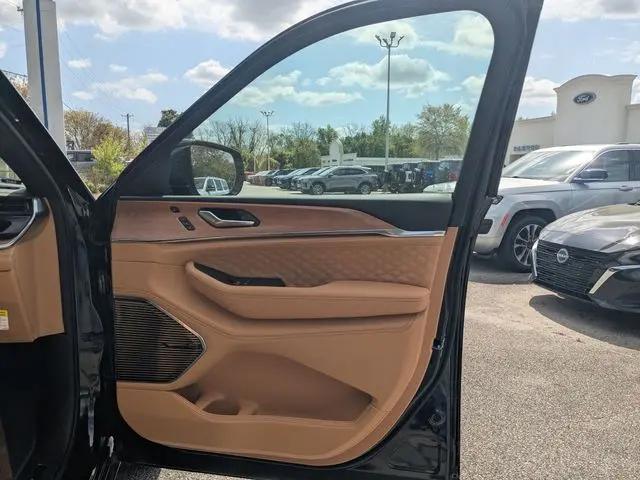2026 Jeep Grand Cherokee L Summit 4x4