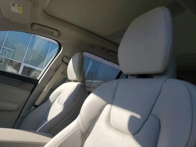 2026 Volvo XC90 Ultra, B6 AWD Gas (mild hybrid), Gasoline, Bright, 7 Seats