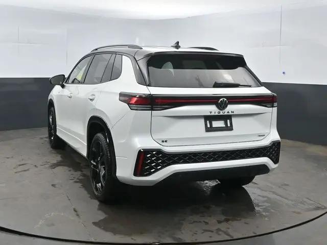 2026 Volkswagen Tiguan SE R-Line Black