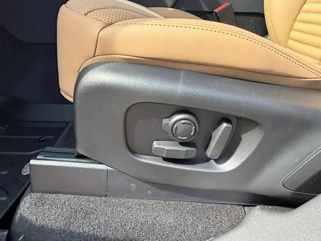 2026 Land Rover Discovery Dynamic SE