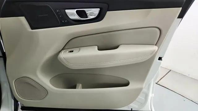 2026 Volvo XC60 Plug-In Hybrid Ultra, T8 AWD Electric/Gasoline, Dark