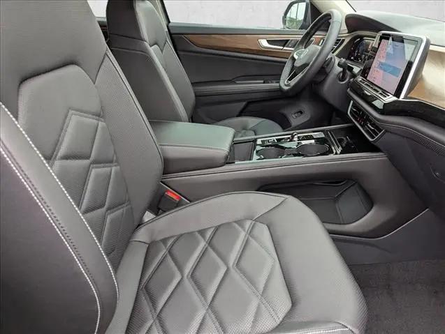 2026 Volkswagen Atlas SE with Technology