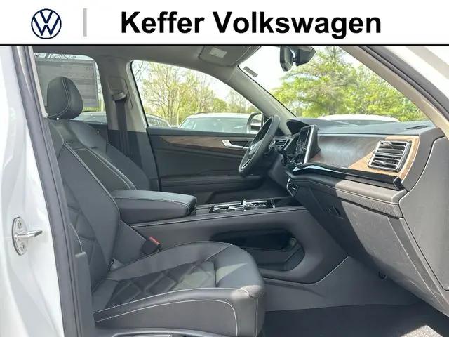 2026 Volkswagen Atlas SE with Technology