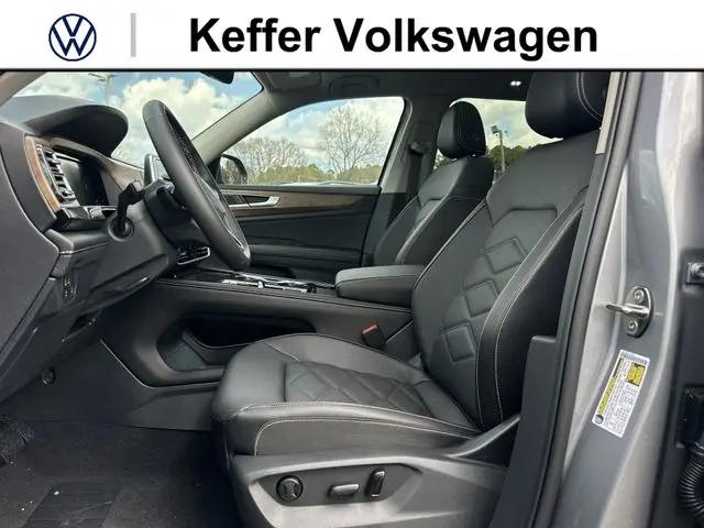 2026 Volkswagen Atlas SE with Technology