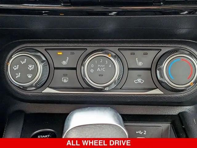2025 Nissan Kicks SV Intelligent AWD