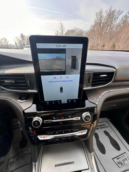 2022 Ford Explorer Platinum