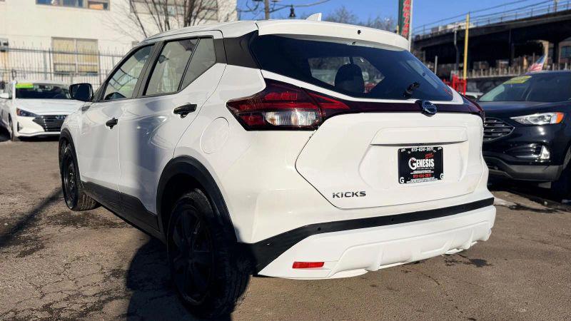 2021 Nissan Kicks S Xtronic CVT