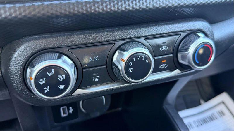 2021 Nissan Kicks S Xtronic CVT