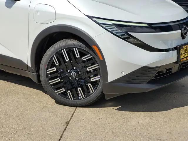 2026 Nissan LEAF PLATINUM+