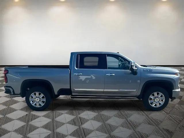 2026 Chevrolet Silverado 2500HD Crew Cab, Standard Bed, High Country, 4WD