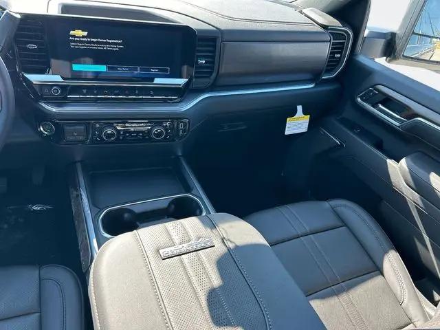 2026 Chevrolet Silverado 2500HD Crew Cab, Standard Bed, High Country, 4WD