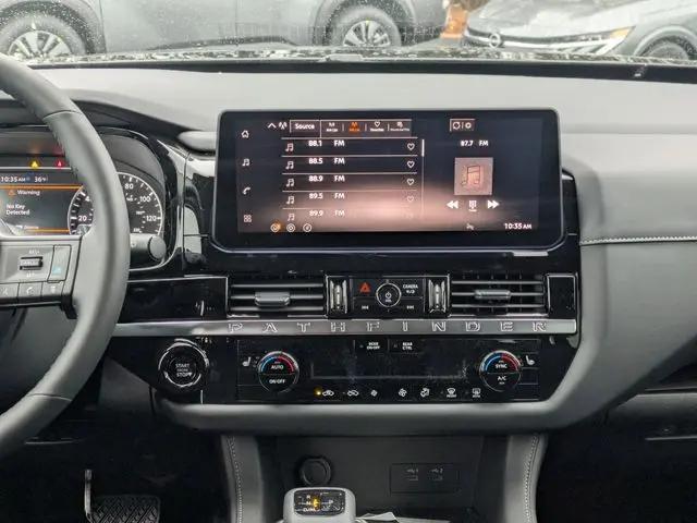 2026 Nissan Pathfinder SV