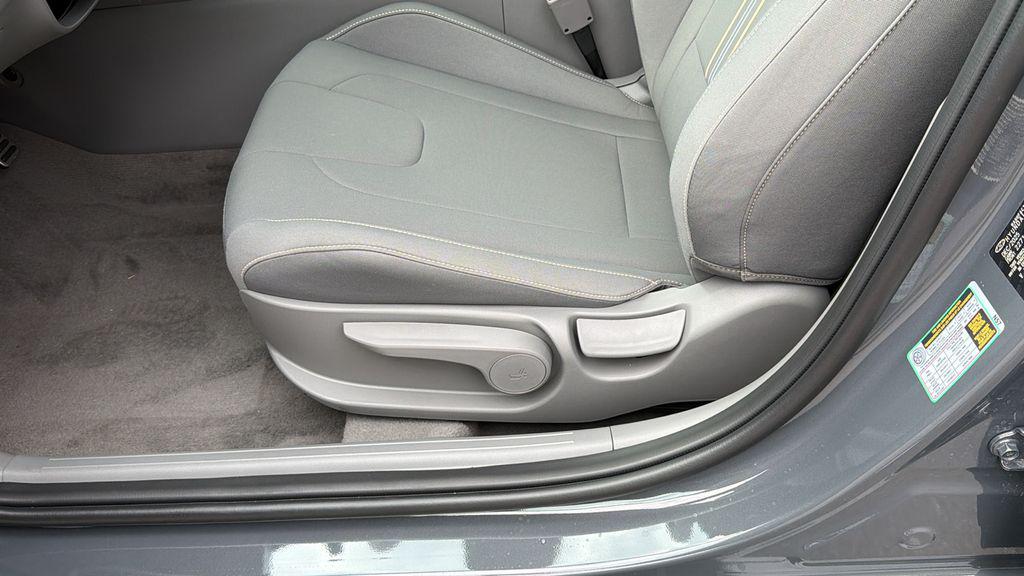 New 2026 Gray HYUNDAI SEL Sport image 11