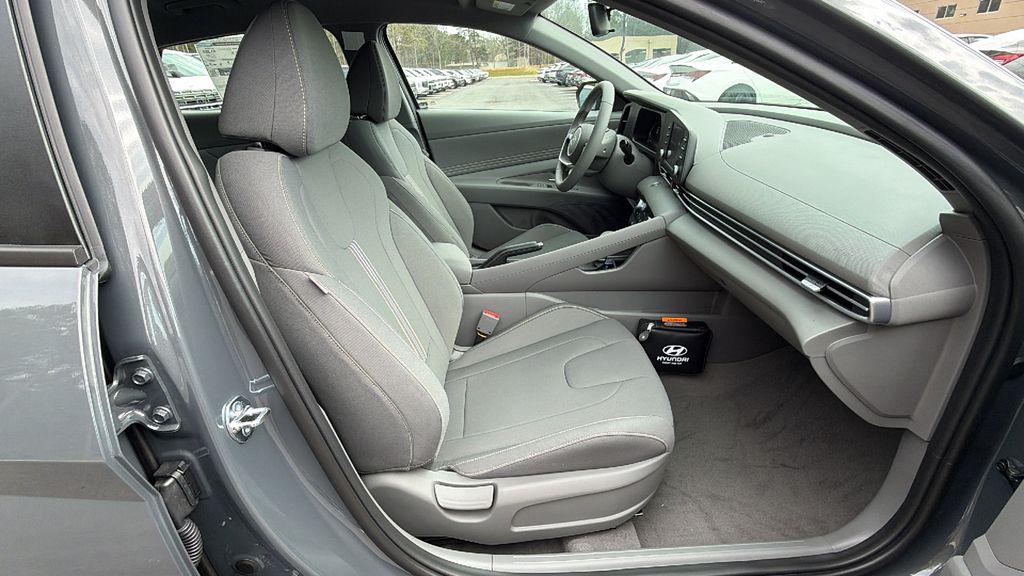 New 2026 Gray HYUNDAI SEL Sport image 15