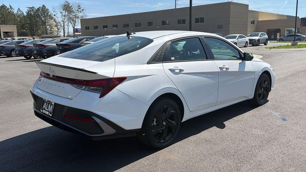 New 2026 White HYUNDAI SEL Sport image 6