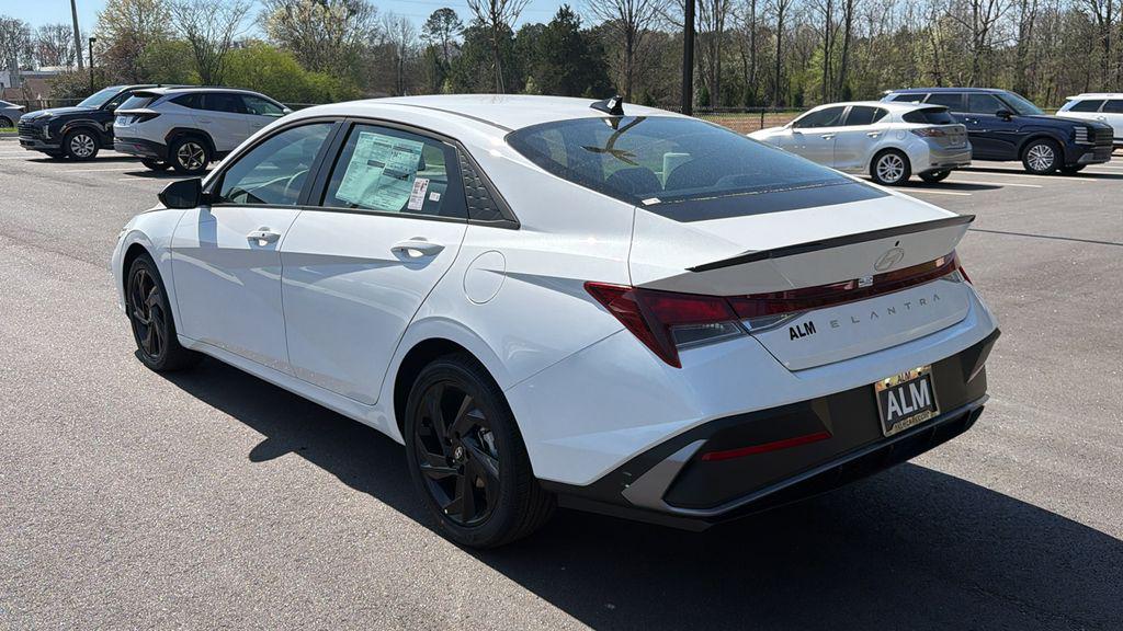 New 2026 White HYUNDAI SEL Sport image 8