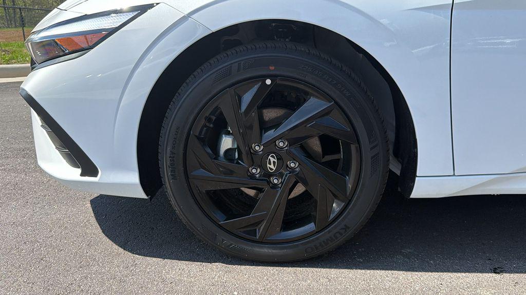 New 2026 White HYUNDAI SEL Sport image 12