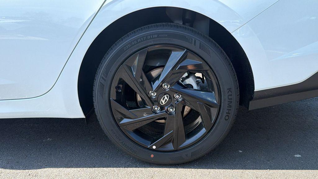 New 2026 White HYUNDAI SEL Sport image 19