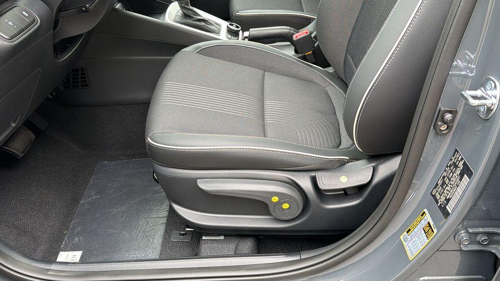 New 2026 Black HYUNDAI SEL w/Two-Tone Roof image 11