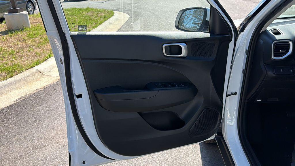 New 2026 White HYUNDAI SEL image 11