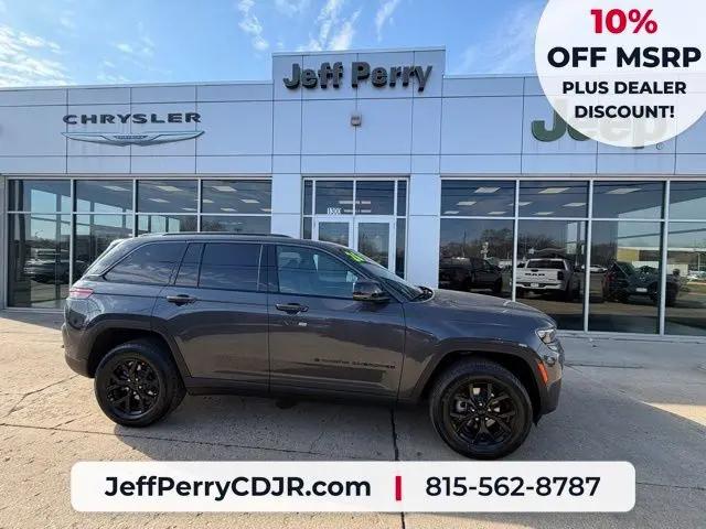 2026 Jeep Grand Cherokee Altitude 4x4 for sale in Rochelle, IL