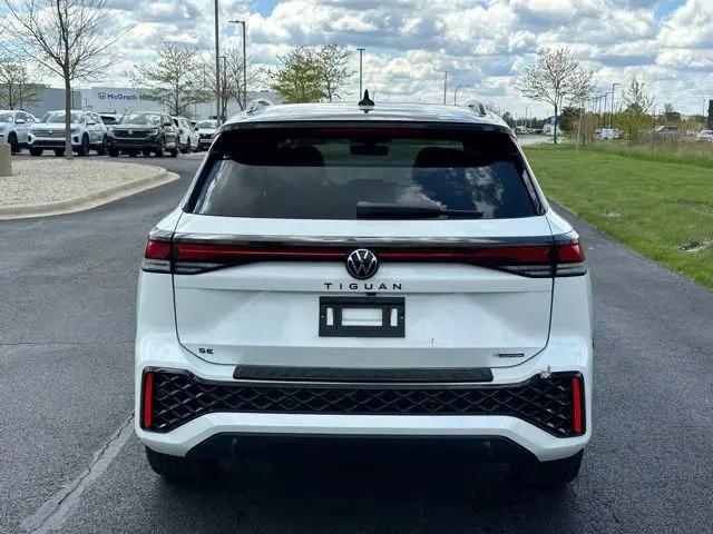 2026 Volkswagen Tiguan SE R-Line Black