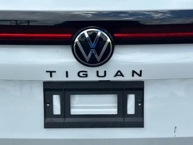2026 Volkswagen Tiguan SE R-Line Black