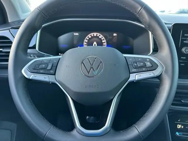 2026 Volkswagen Taos SE Black
