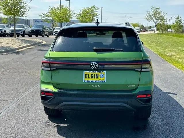 2026 Volkswagen Taos SE Black