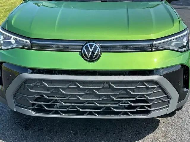 2026 Volkswagen Taos SE Black