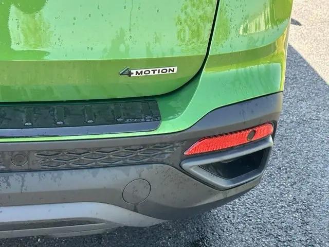 2026 Volkswagen Taos SE Black