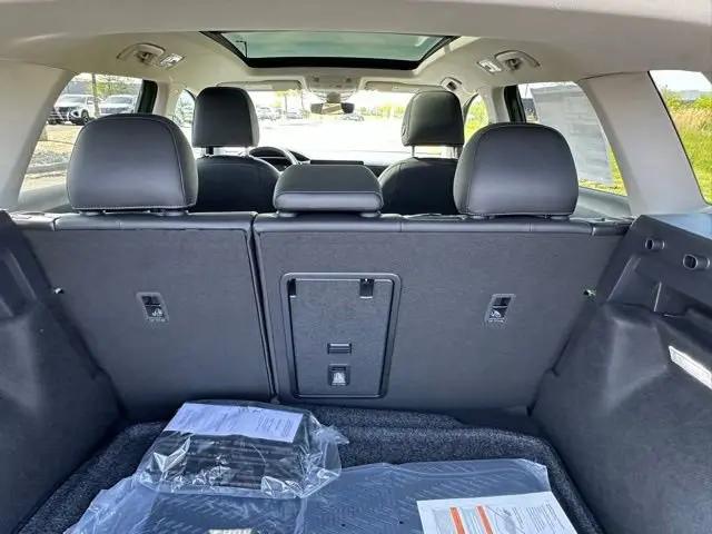 2026 Volkswagen Taos SE Black