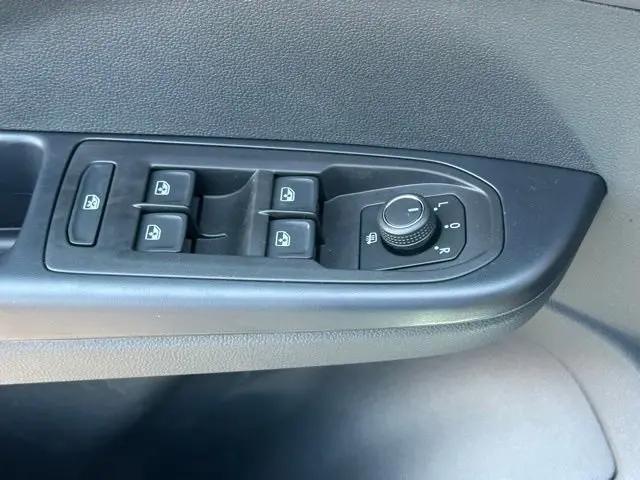 2026 Volkswagen Taos SE Black