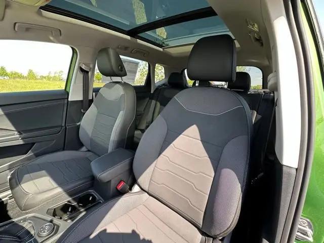 2026 Volkswagen Taos SE Black