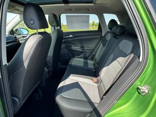2026 Volkswagen Taos SE Black