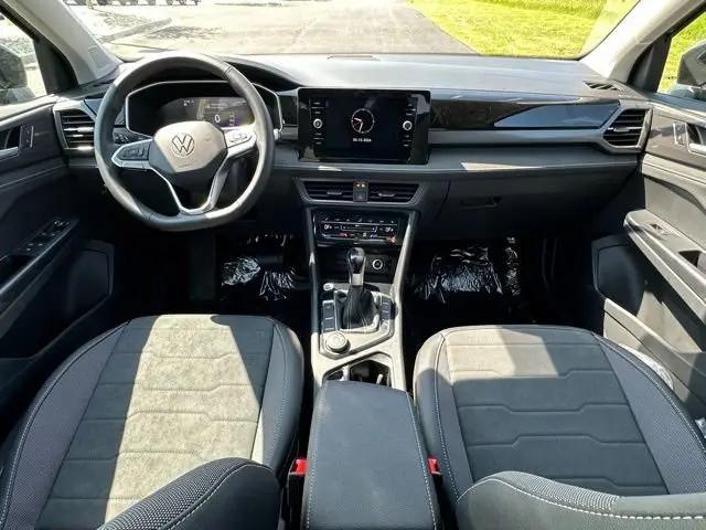 2026 Volkswagen Taos SE Black
