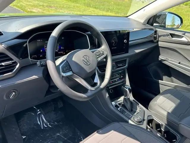 2026 Volkswagen Taos SE Black