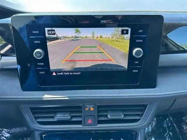 2026 Volkswagen Taos SE Black