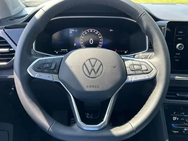 2026 Volkswagen Taos SE Black