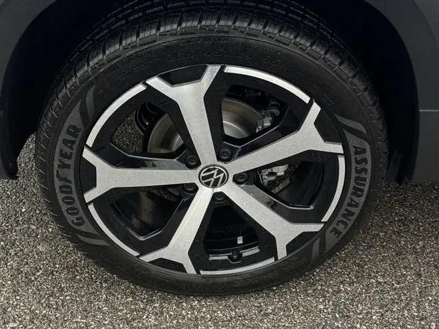2026 Volkswagen Taos SEL