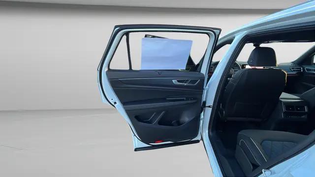 2026 Volkswagen Atlas Cross Sport SEL Premium R-Line