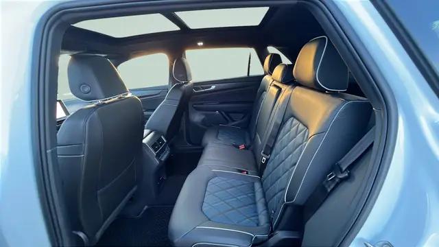 2026 Volkswagen Atlas Cross Sport SEL Premium R-Line