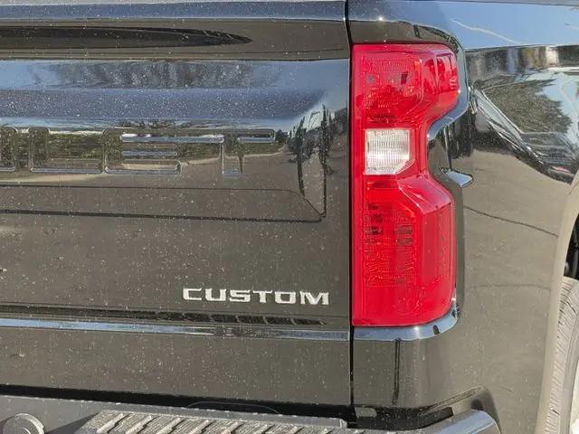 2026 Chevrolet Silverado 1500 2WD Crew Cab Short Bed Custom