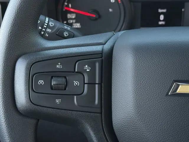 2026 Chevrolet Silverado 1500 2WD Crew Cab Short Bed Custom