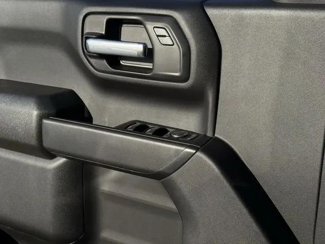 2026 Chevrolet Silverado 1500 2WD Crew Cab Short Bed Custom