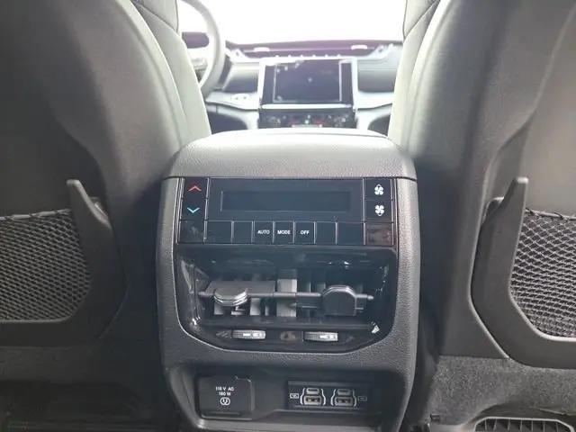 2026 Jeep Grand Cherokee L Altitude 4x4