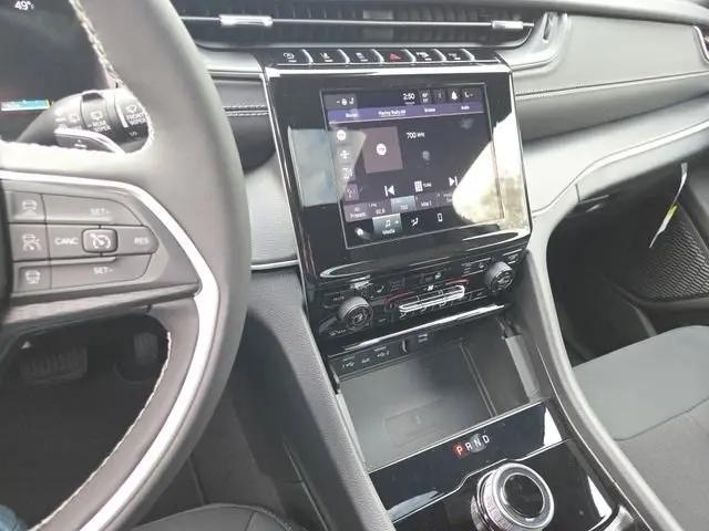2026 Jeep Grand Cherokee L Altitude 4x4